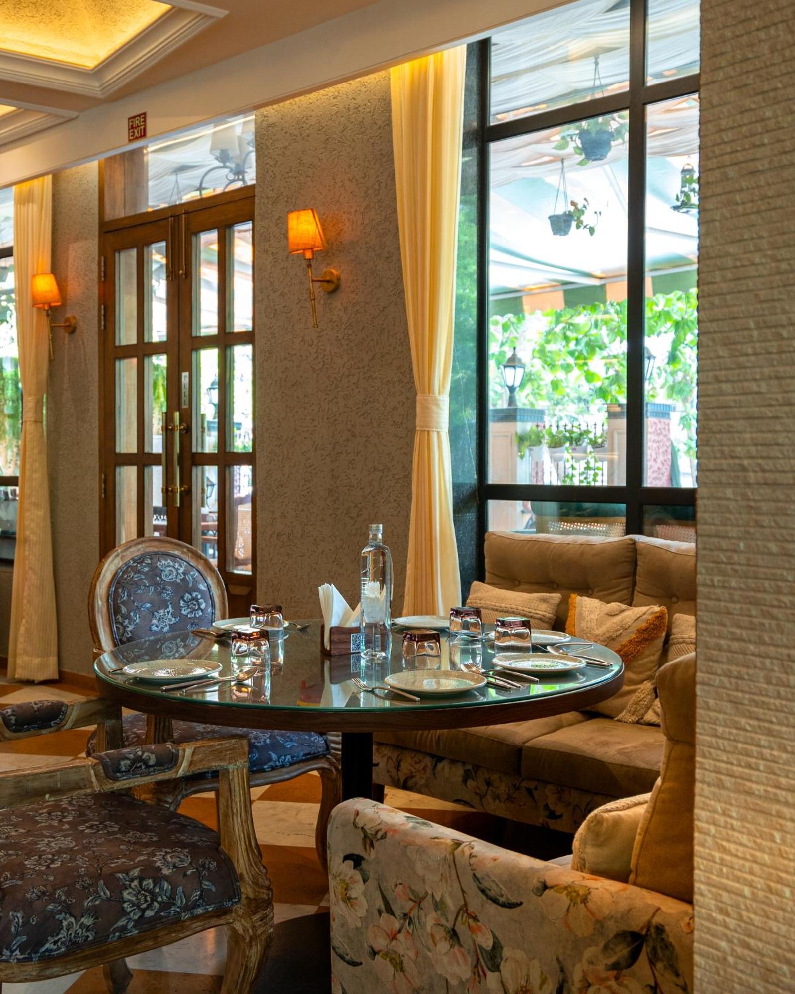 Arnna Hotel - Goregaon مومباي المظهر الخارجي الصورة